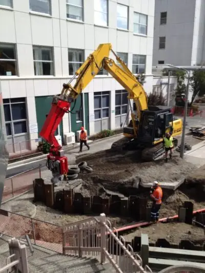 Vibro Çekiç - BRUCE Sheet Piling Hammer