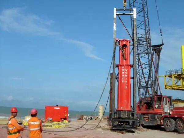 Hydraulic Kazık Çakma Çekici - BRUCE SGH-1415