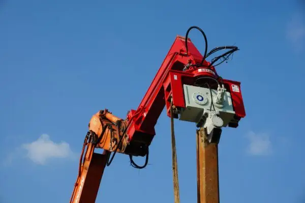 Palplanş Kazık Çakma Çekici - BRUCE Vibro Çekiç