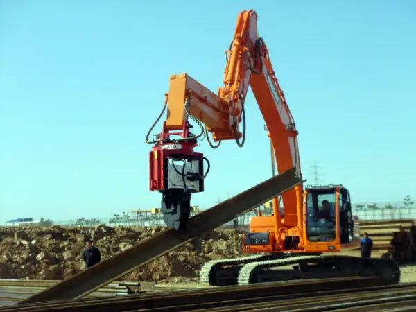 Palplanş Kazık Çakma Çekici - BRUCE Vibro Çekiç